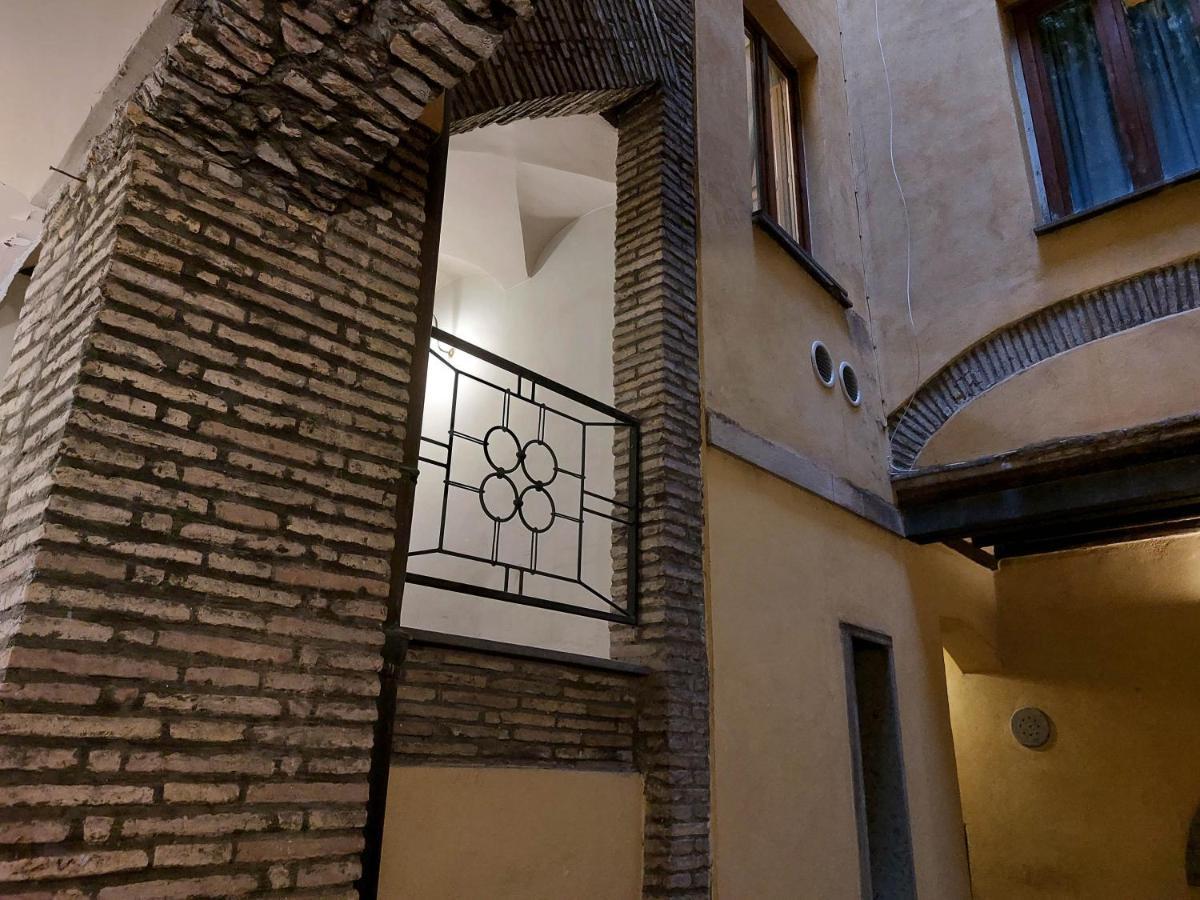 Appartamento Ych-Farnese Charme Roma Esterno foto